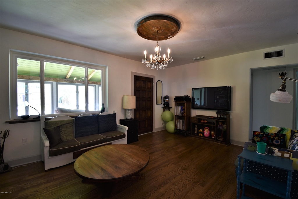 4641 Blount Avenue - Photo 7