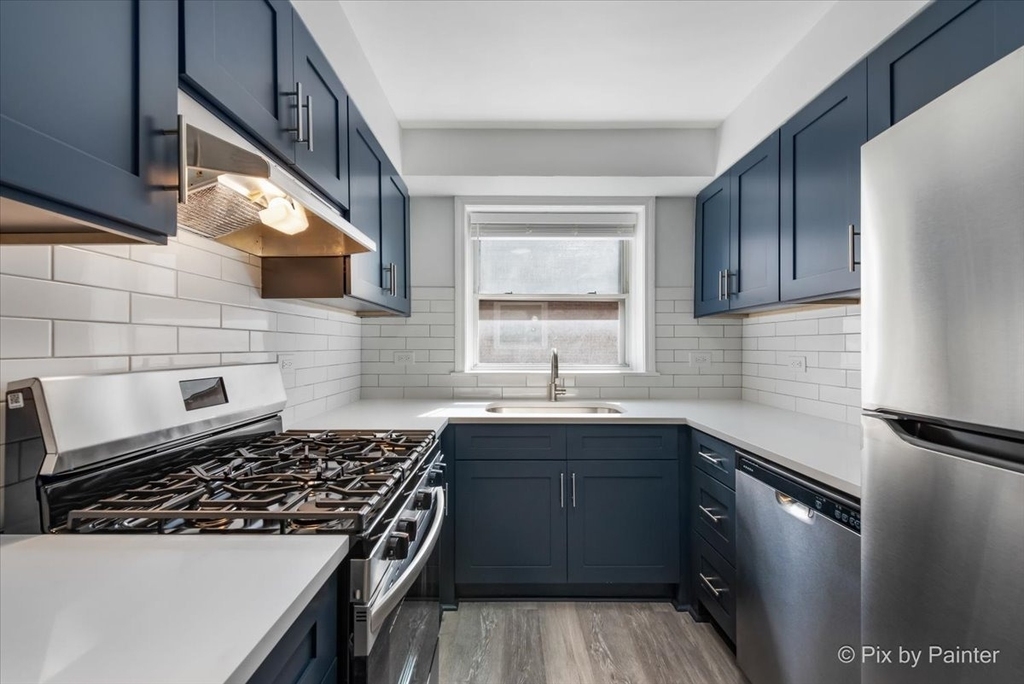 2729 W Berwyn Avenue - Photo 7