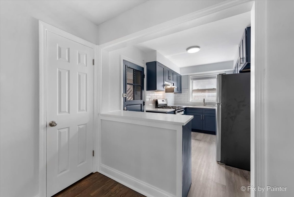 2729 W Berwyn Avenue - Photo 8