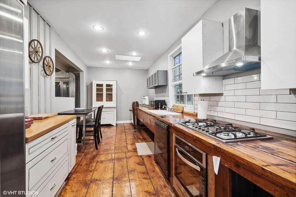 2404 Ridge Avenue - Photo 6