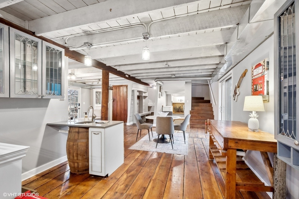 2404 Ridge Avenue - Photo 2