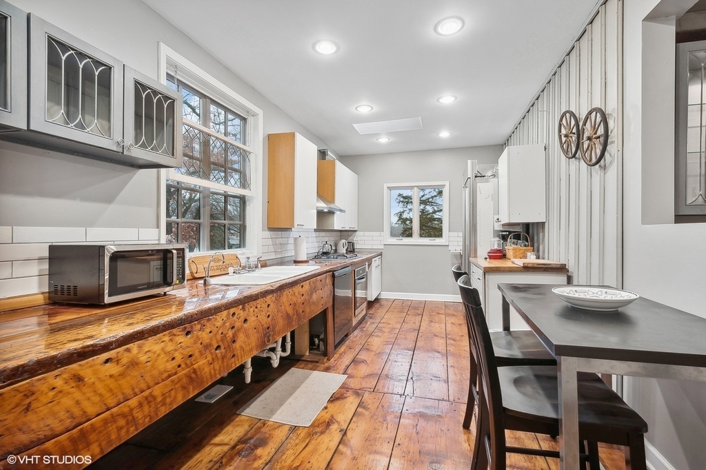 2404 Ridge Avenue - Photo 5