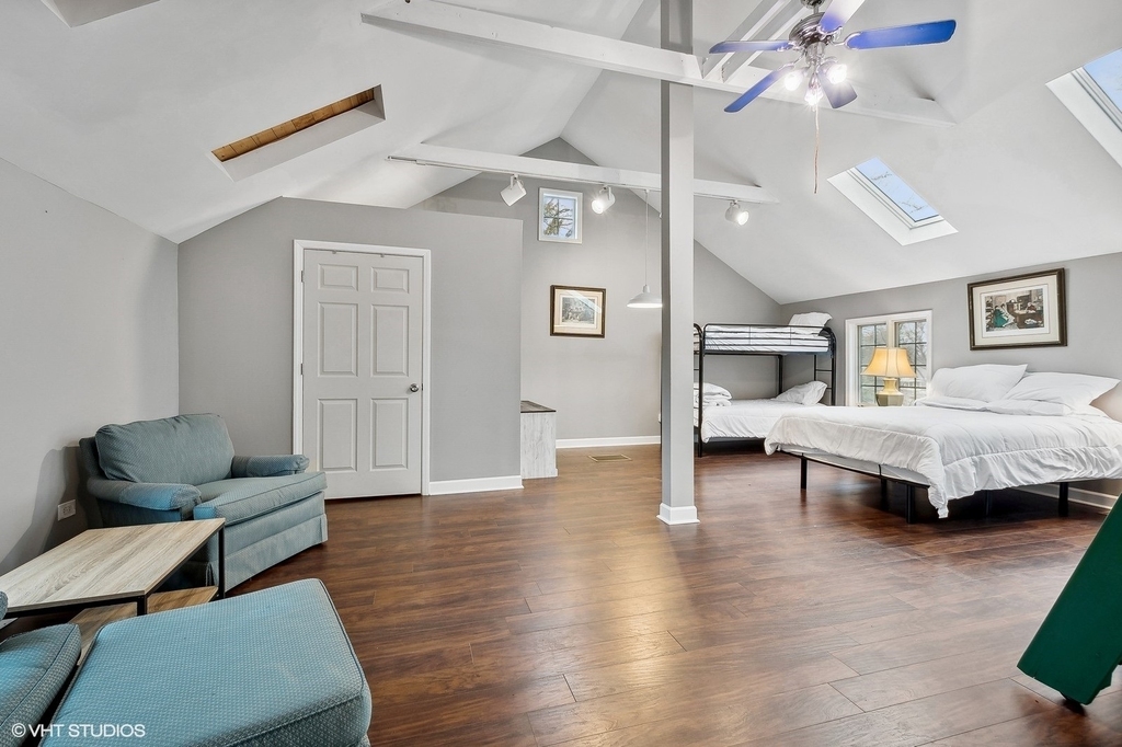 2404 Ridge Avenue - Photo 9