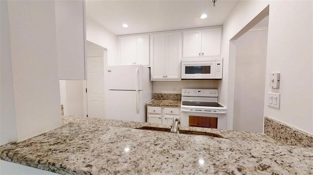 300 Johnson Ferry Road Ne - Photo 5