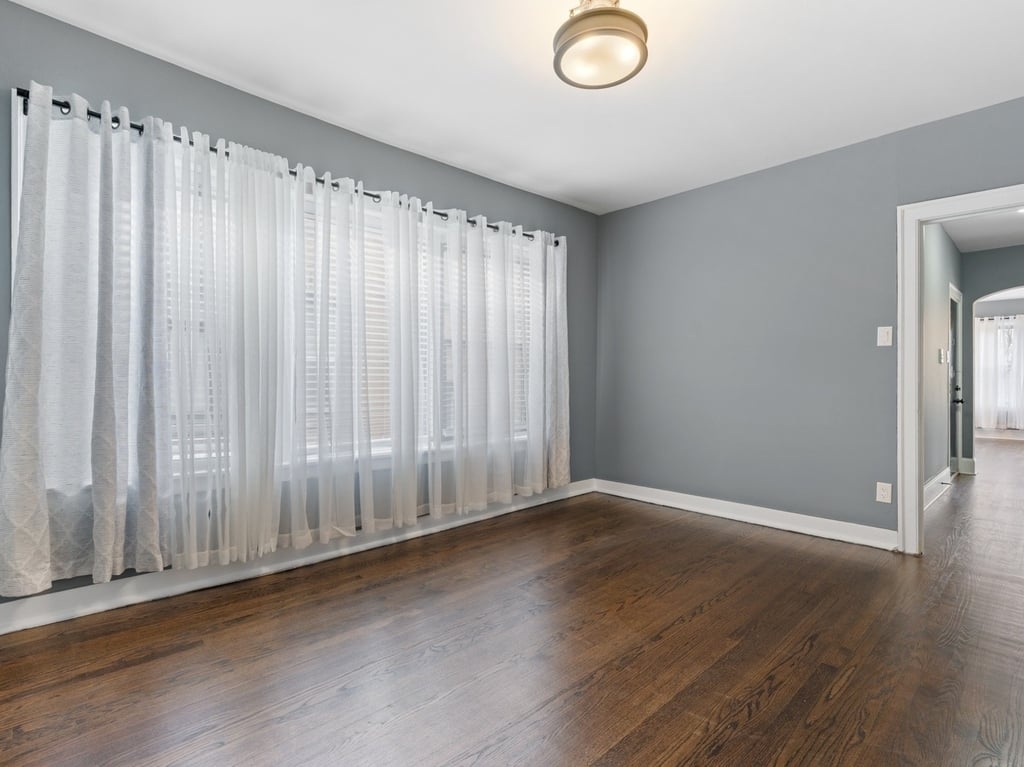 7649 S Yates Boulevard - Photo 12