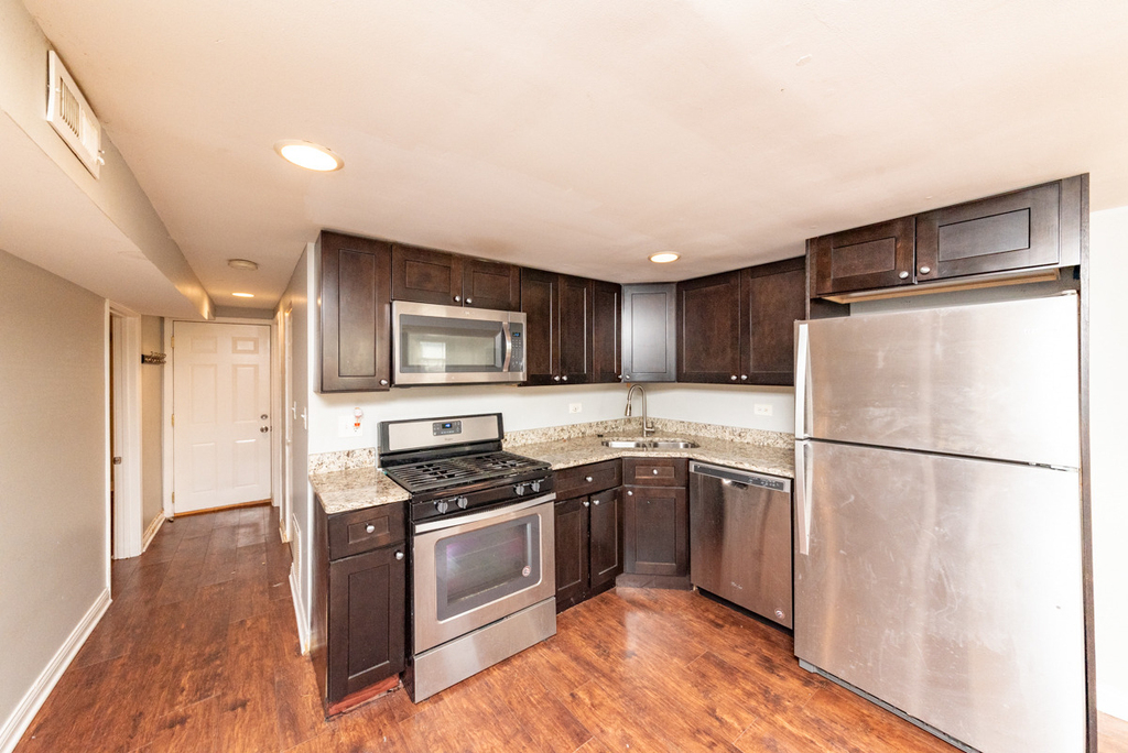 5344 W Eddy Street - Photo 1
