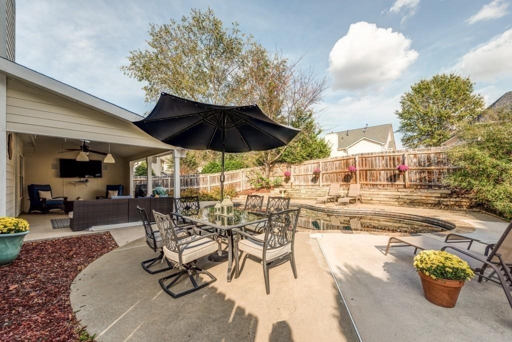 2020 Chelton Way Se - Photo 36