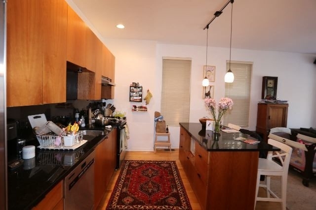 1407 N Wicker Park Avenue - Photo 1