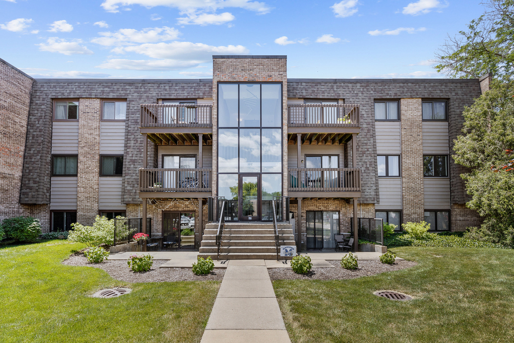 1444 Stonebridge Circle - Photo 1