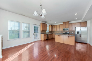 212 Commerce Street E - Photo 2