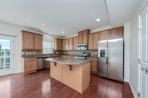212 Commerce Street E - Photo 1