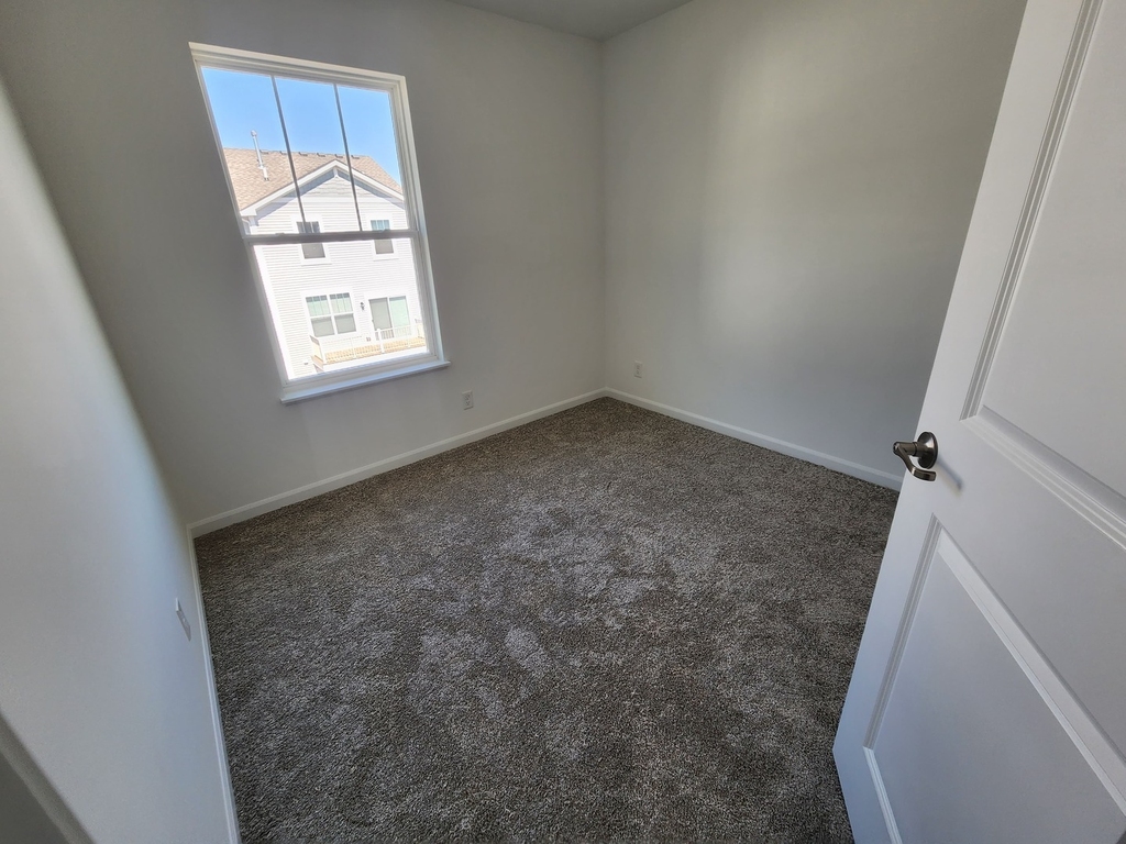 1033 Atterberg Road - Photo 8