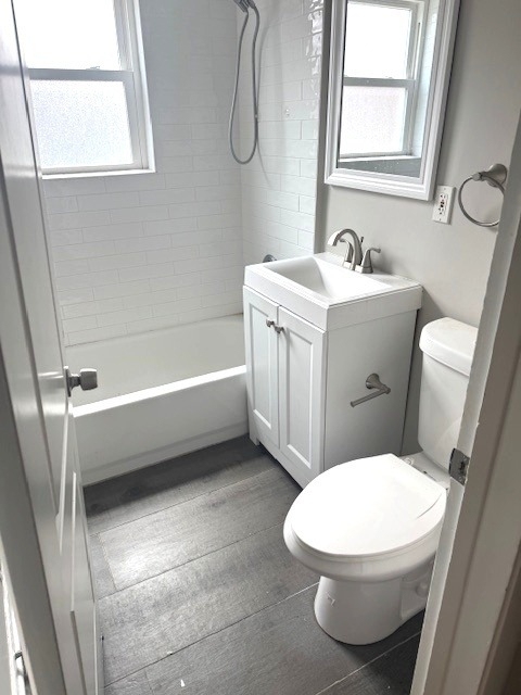 18006 Wentworth Avenue - Photo 3