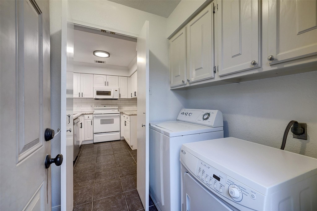 2513 Bering Drive - Photo 8