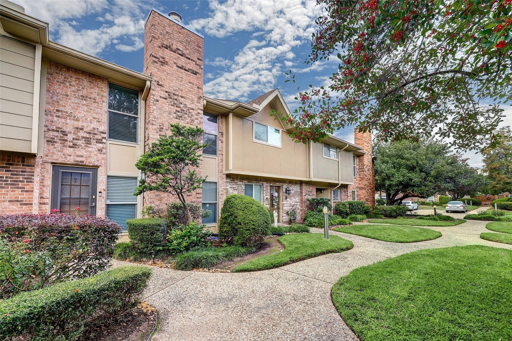 2513 Bering Drive - Photo 0