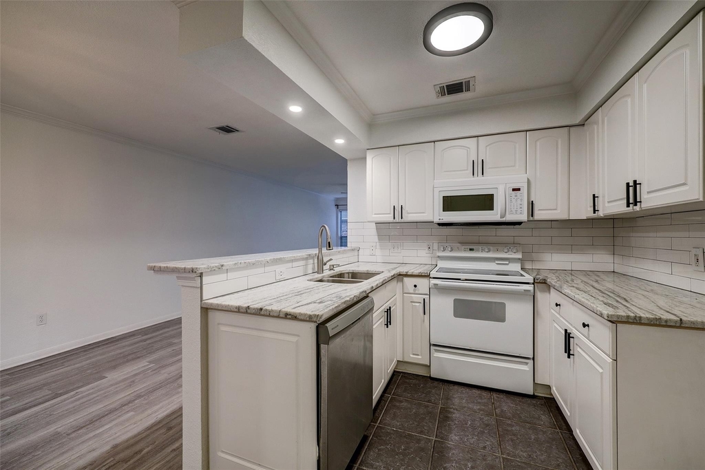 2513 Bering Drive - Photo 7