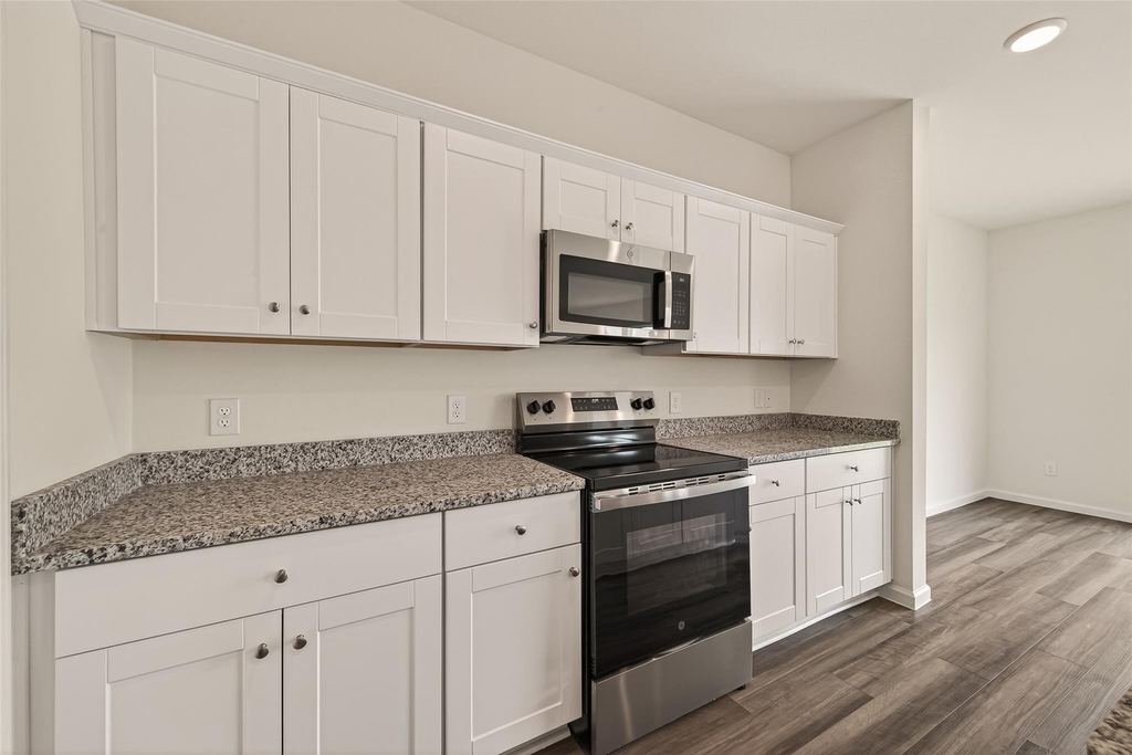 31247 Williams Landing St - Photo 17