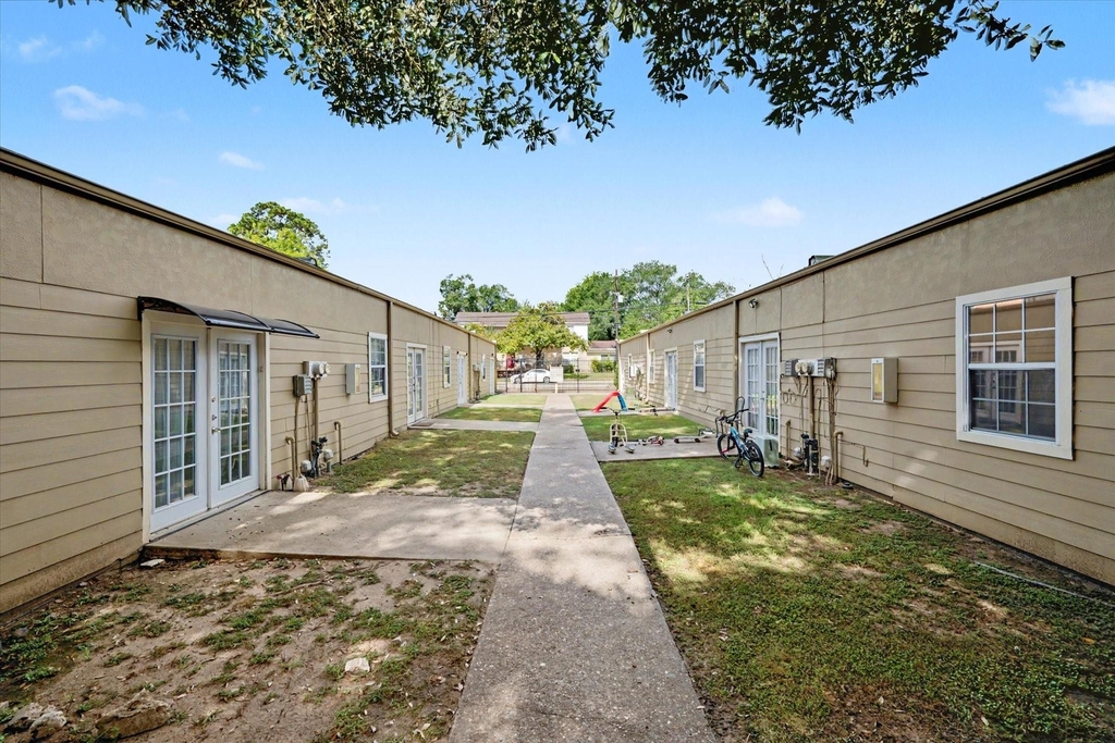 800 N San Jacinto - Photo 5