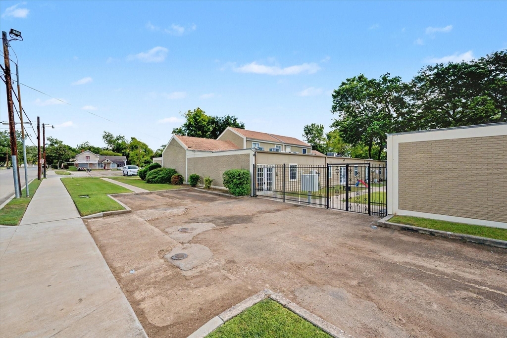 800 N San Jacinto - Photo 45