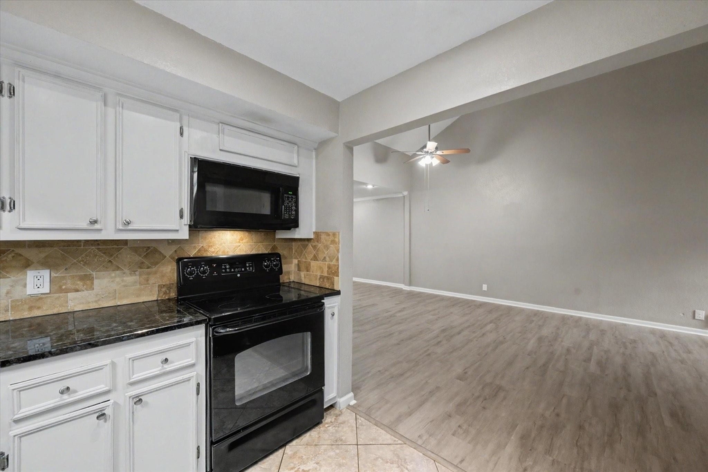 800 N San Jacinto - Photo 9