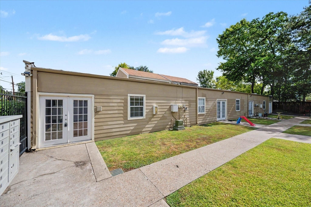 800 N San Jacinto - Photo 4