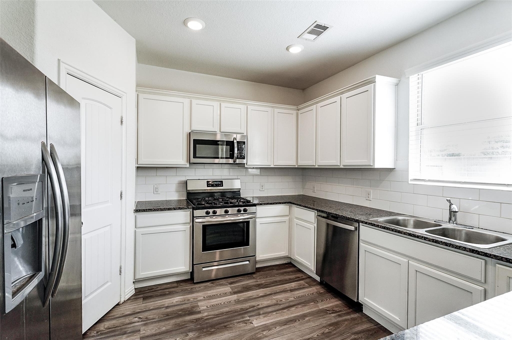 9011 Beacon Mill Drive - Photo 10