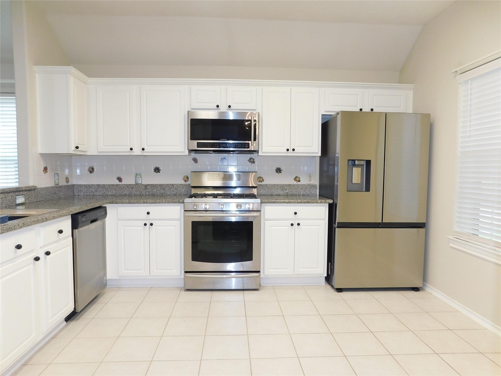 3014 Aylesworth Court - Photo 4