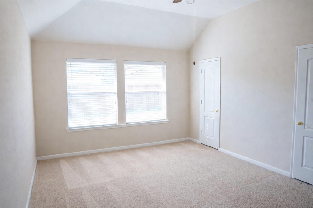 8515 Clarkman Ridge Lane - Photo 10