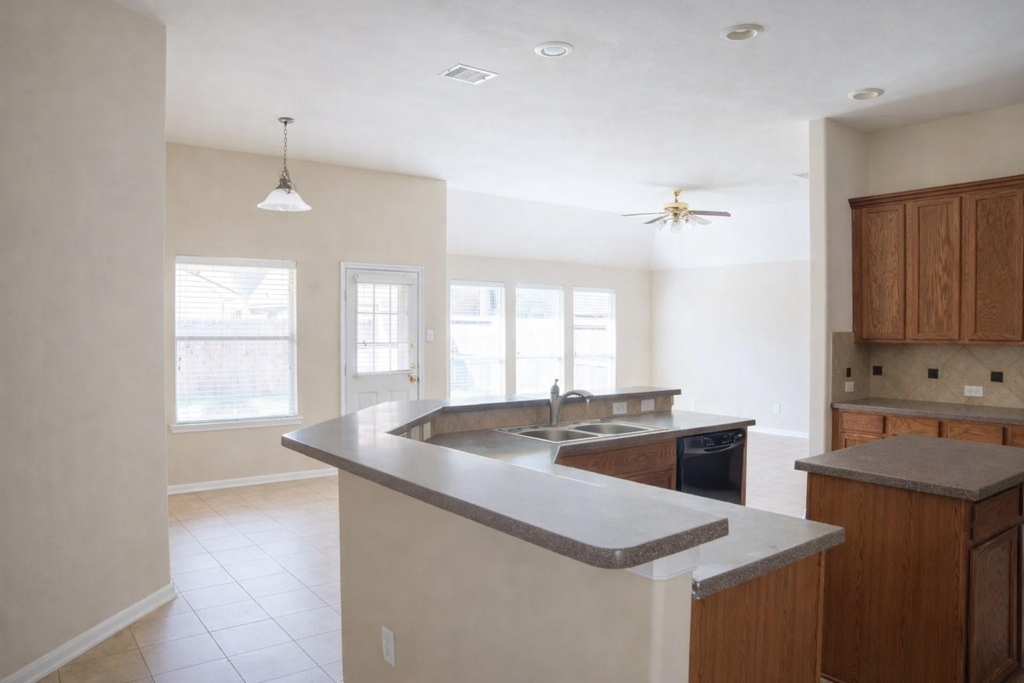 8515 Clarkman Ridge Lane - Photo 5