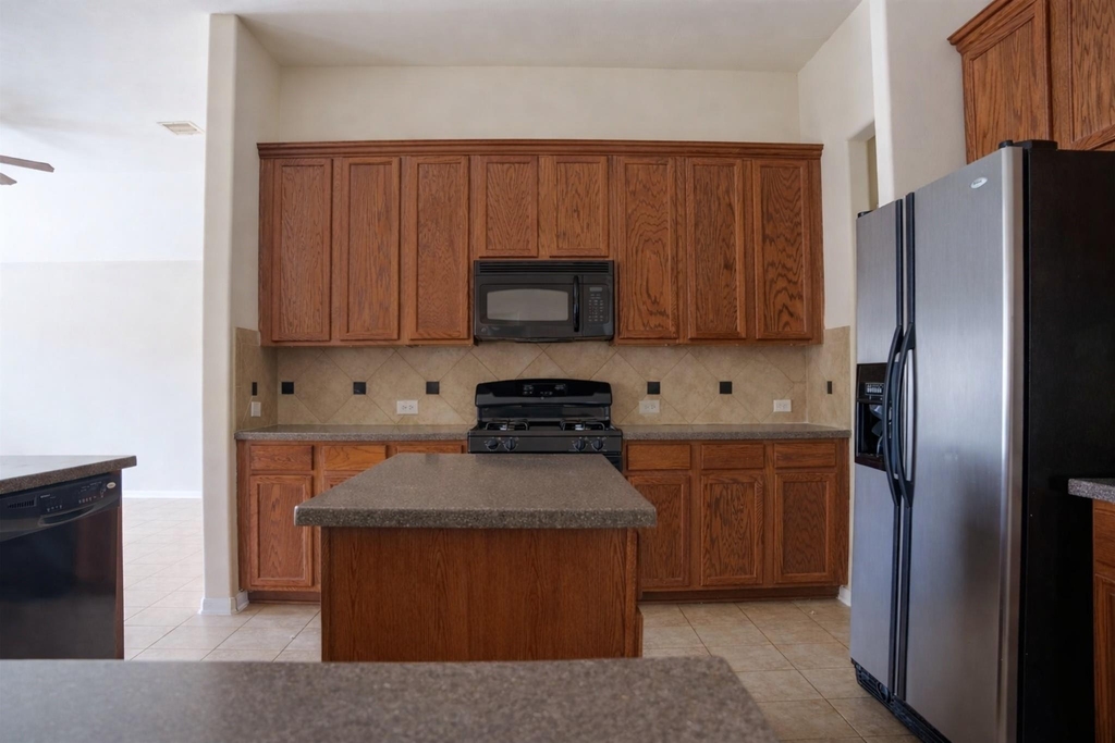 8515 Clarkman Ridge Lane - Photo 7
