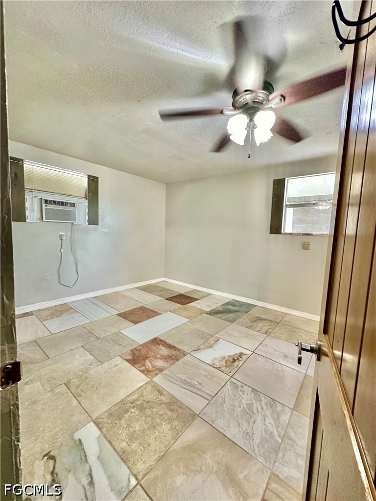 907 Laredo Avenue - Photo 12
