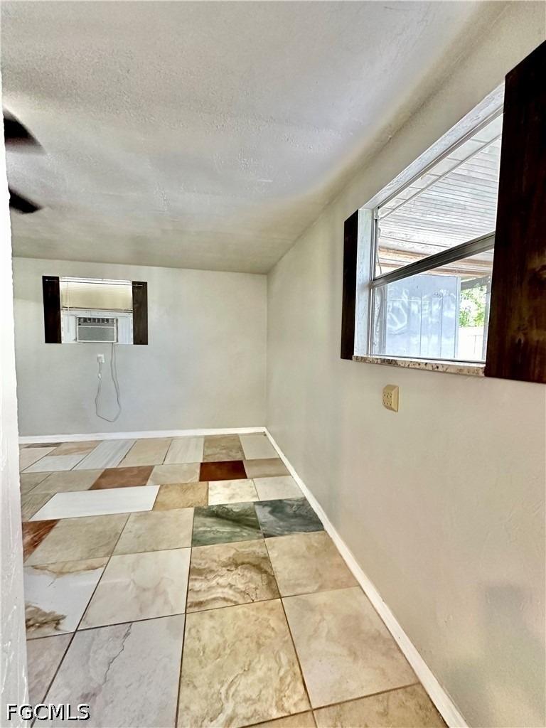 907 Laredo Avenue - Photo 9