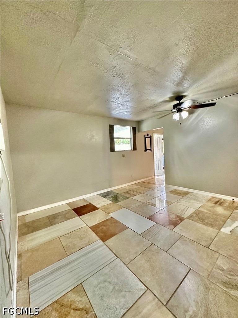 907 Laredo Avenue - Photo 15
