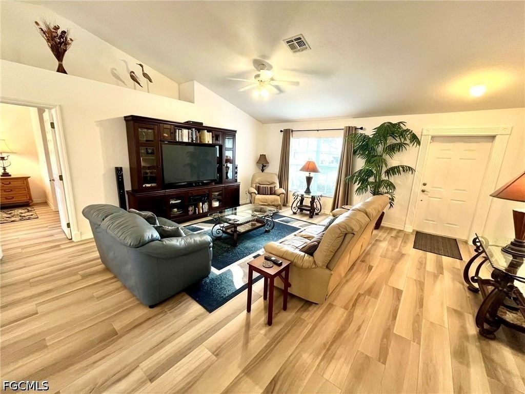 818 Sw 8th Place - Photo 3