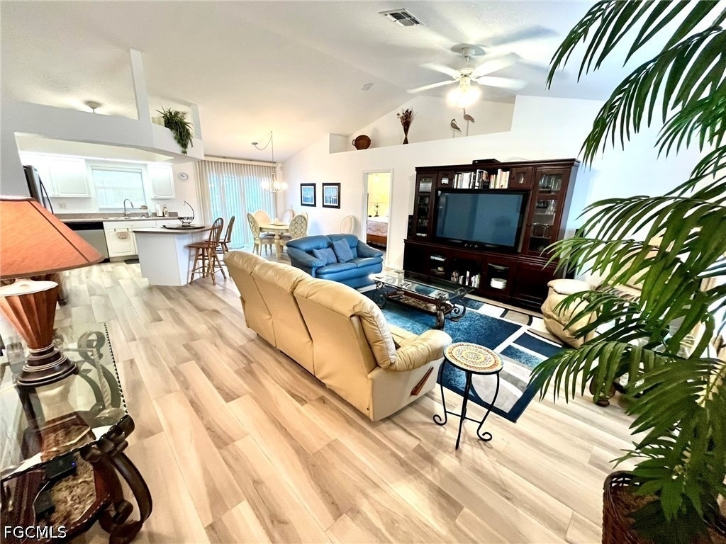 818 Sw 8th Place - Photo 2