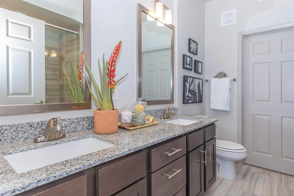 907 South Road - Photo 2