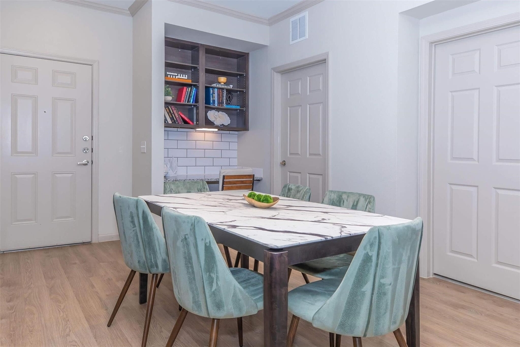 907 South Road - Photo 1