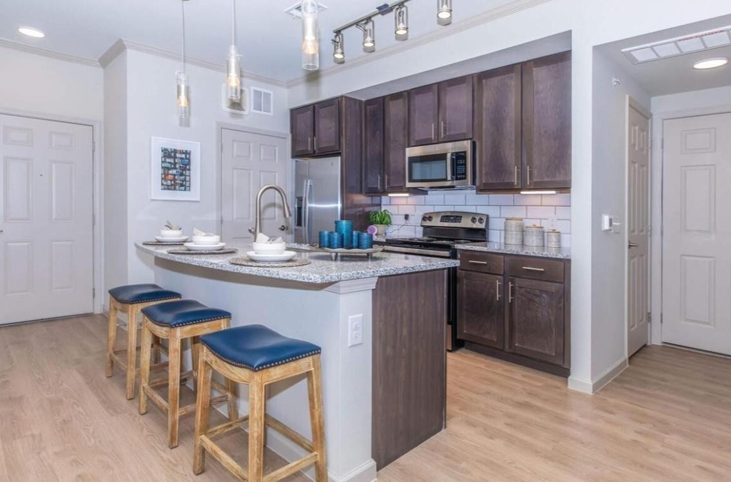 907 South Road - Photo 8