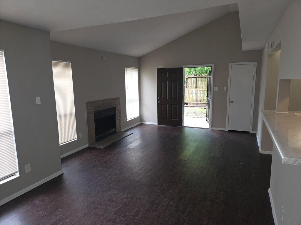 7200 W T C Jester Boulevard - Photo 5