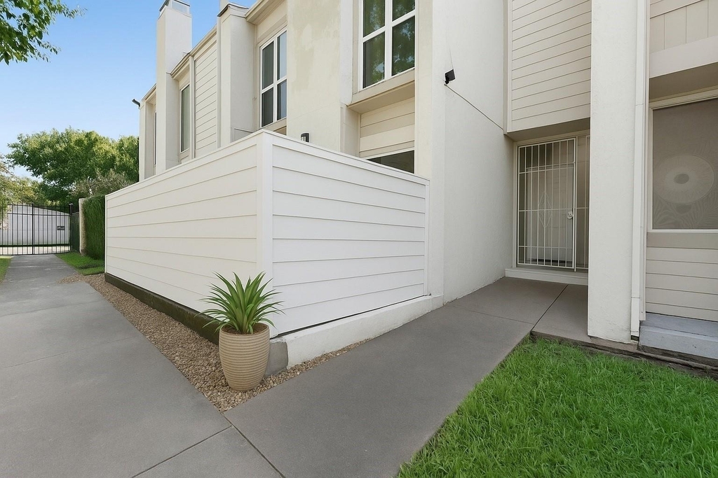 6019 Winsome Lane - Photo 0