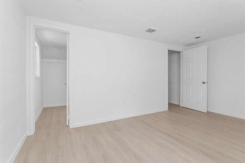 16016 Green Manor Unit B Drive - Photo 8