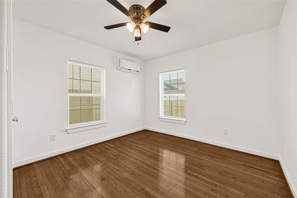 6620 Lawndale Street - Photo 5