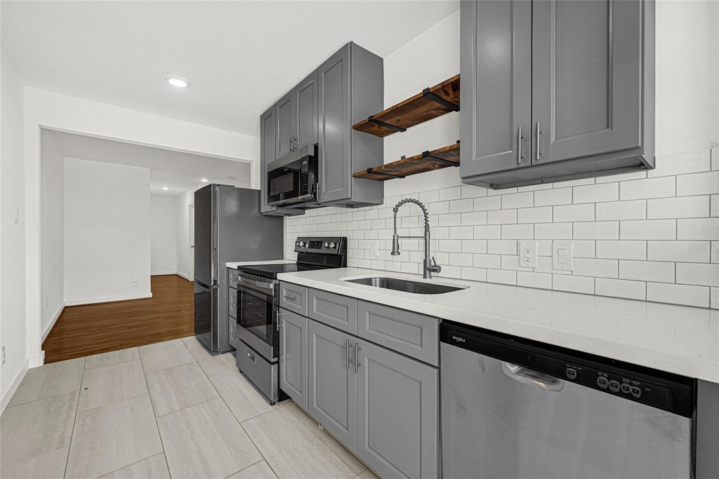 6620 Lawndale Street - Photo 0