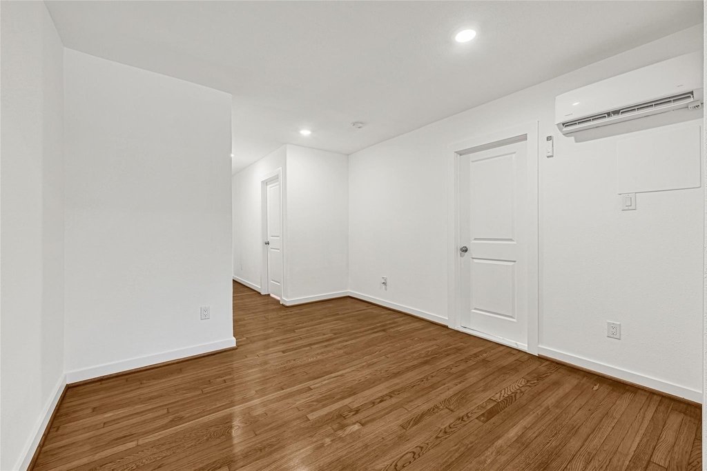 6620 Lawndale Street - Photo 1