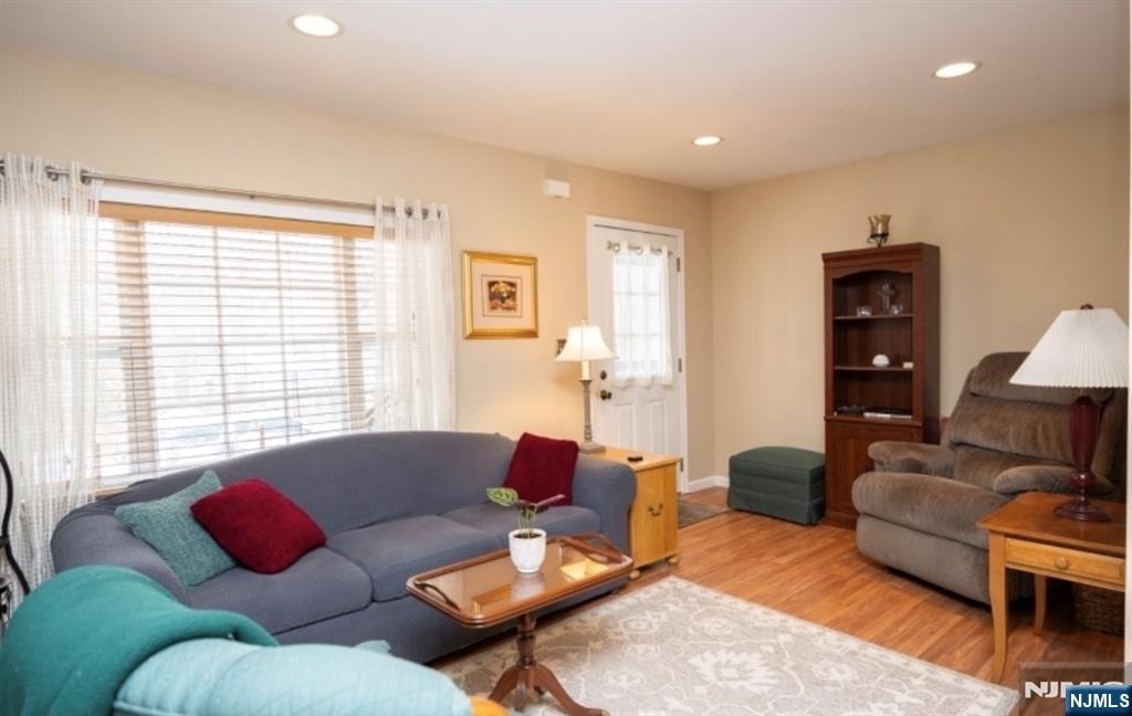 64 Hilltop - Photo 0