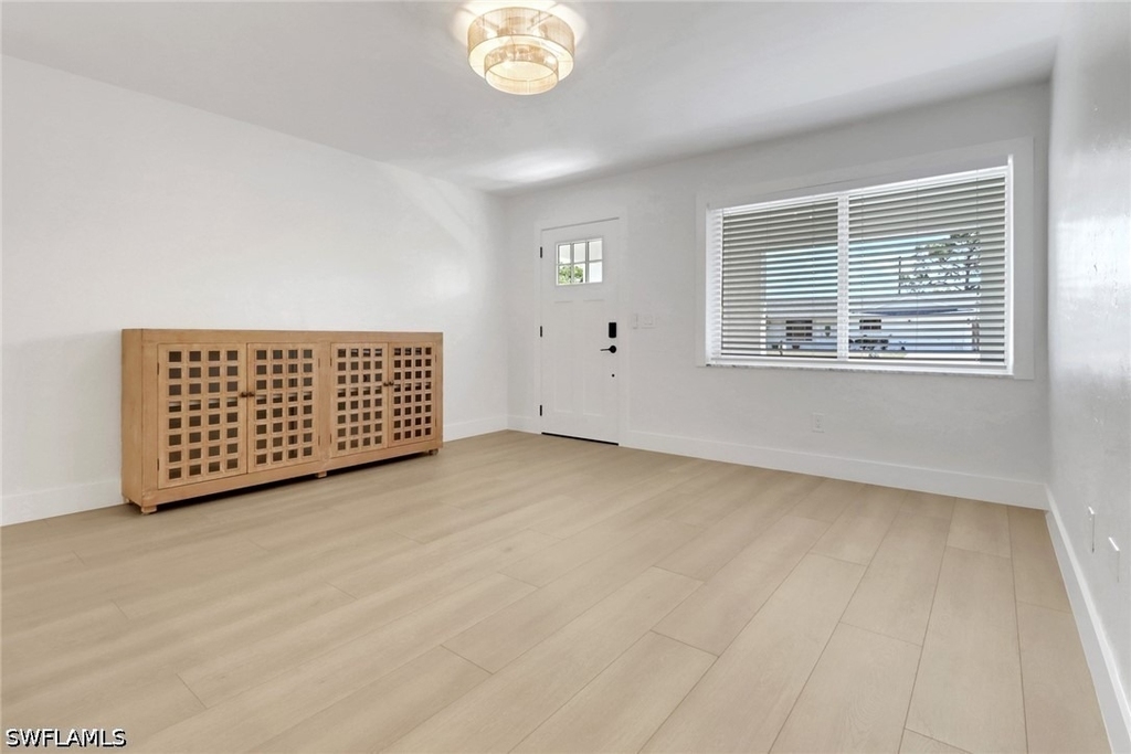 4525 Fluvia Avenue - Photo 4
