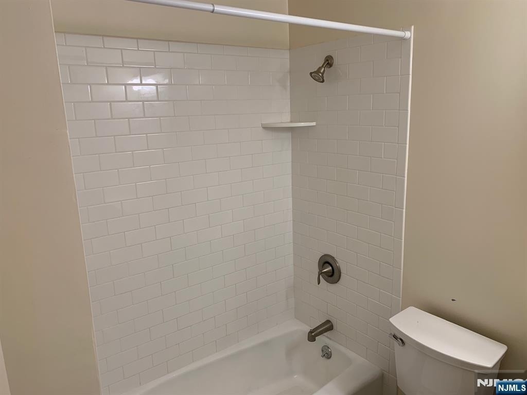 60d Hawthorne - Photo 14