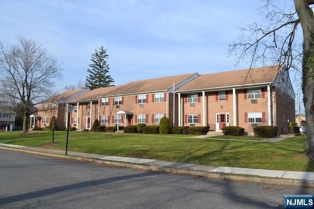 60d Hawthorne - Photo 2