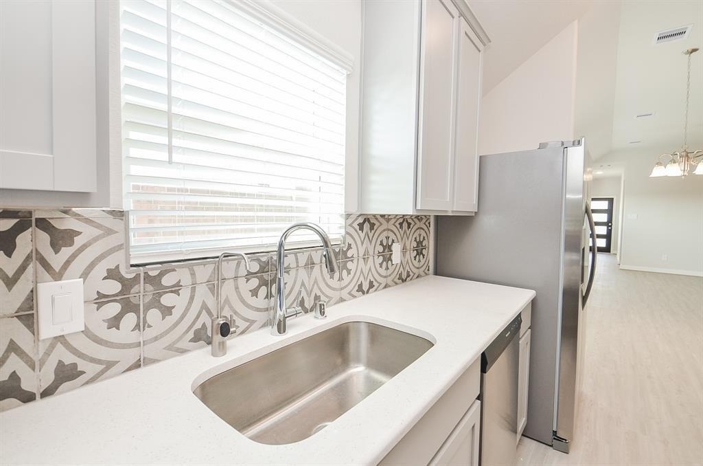 7402 Sunlit Harbor Dr - Photo 13