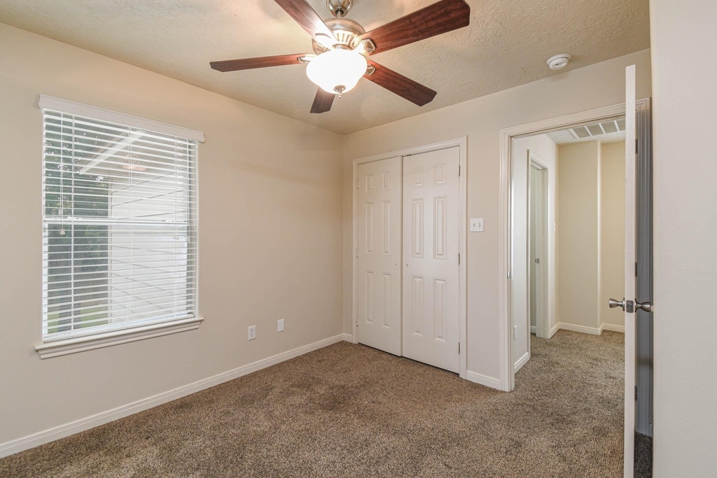 213 Foster Street - Photo 11
